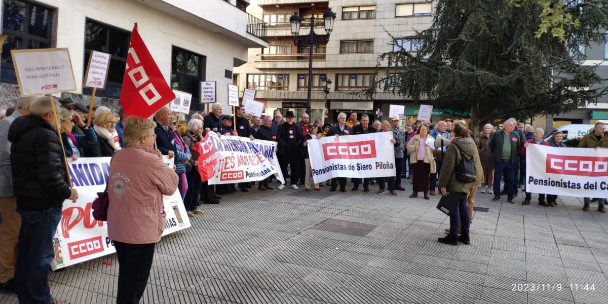 Concentración en Oviedo contra las listas de espera sanitarias